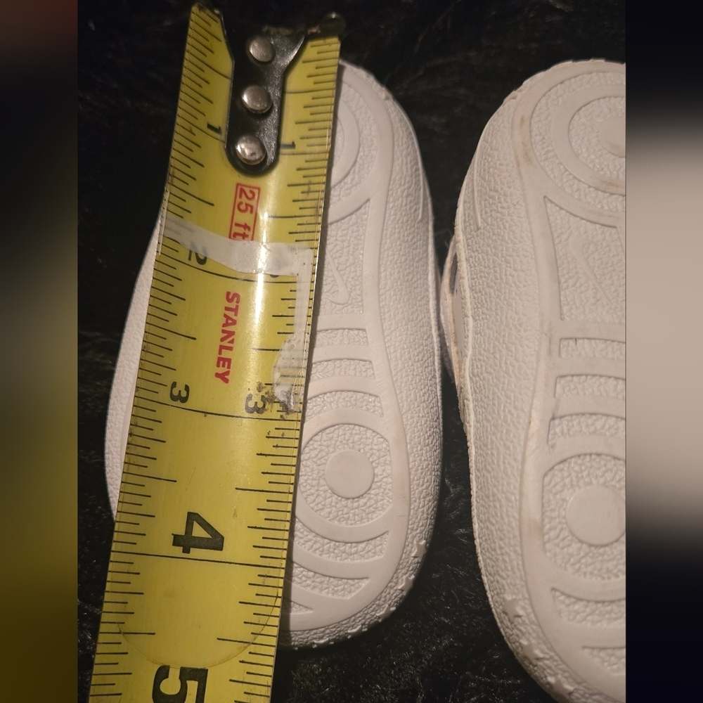 Nike White Kids Sneakers - Picture 5 of 5